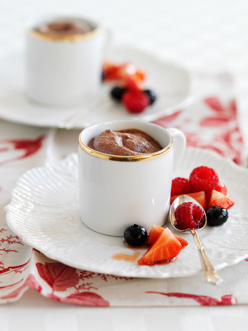 Chocolate mousse with berries