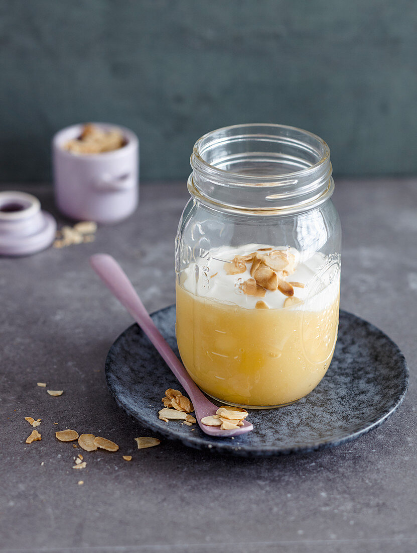 Apfel-Birnen-Püree mit Joghurt (Low Carb)