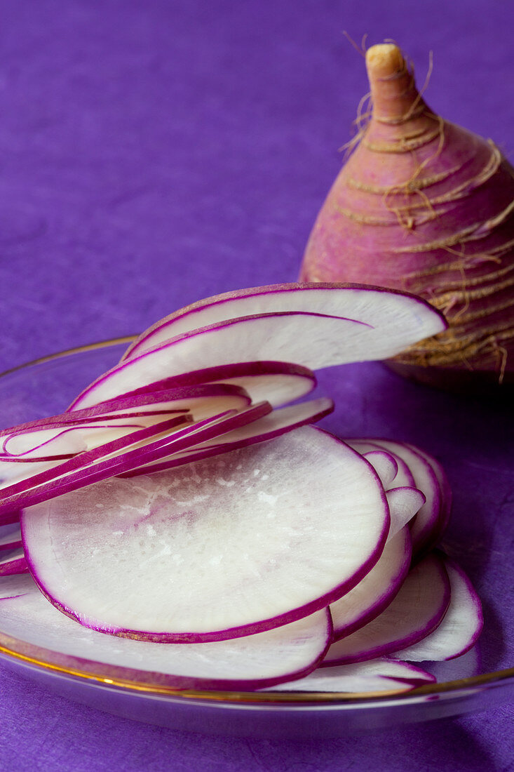 Radieschen in Scheiben geschnitten (Close Up)