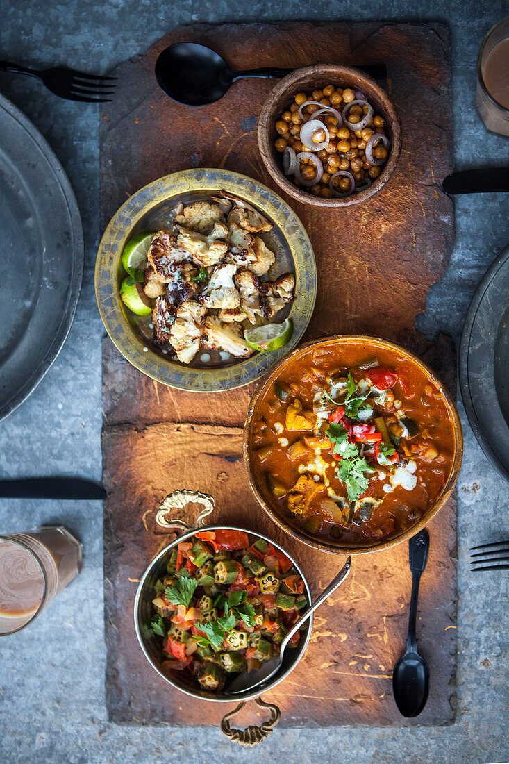 Vegtable curry with roasted chickpeas