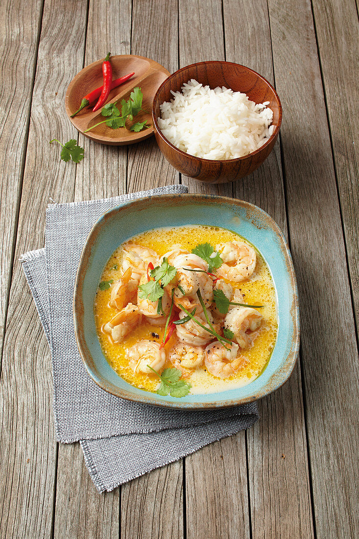 Shrimp with coconut milk and chili