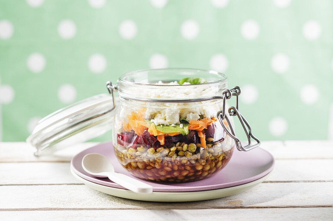 Low-carb lentil salad in a jar to take away