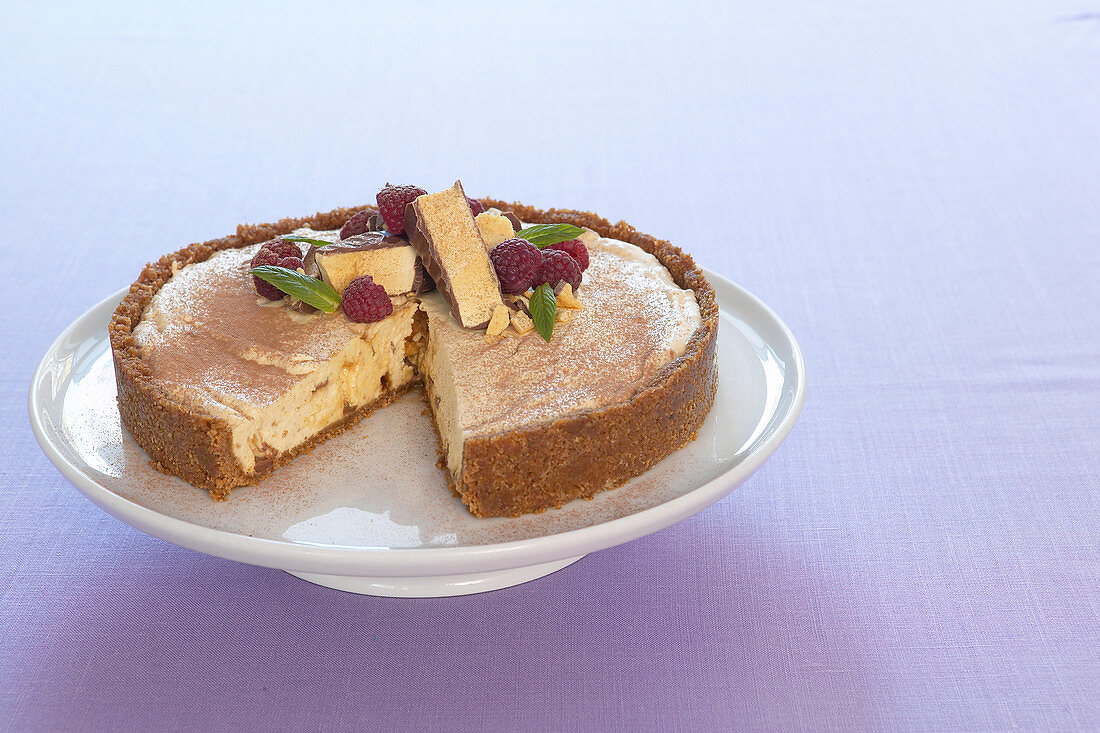 Honeycomb Käsekuchen mit Himbeeren