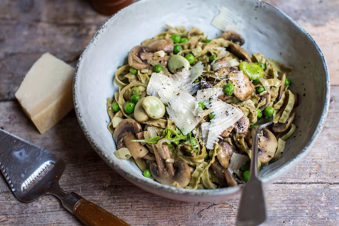 Pasta with broad beans