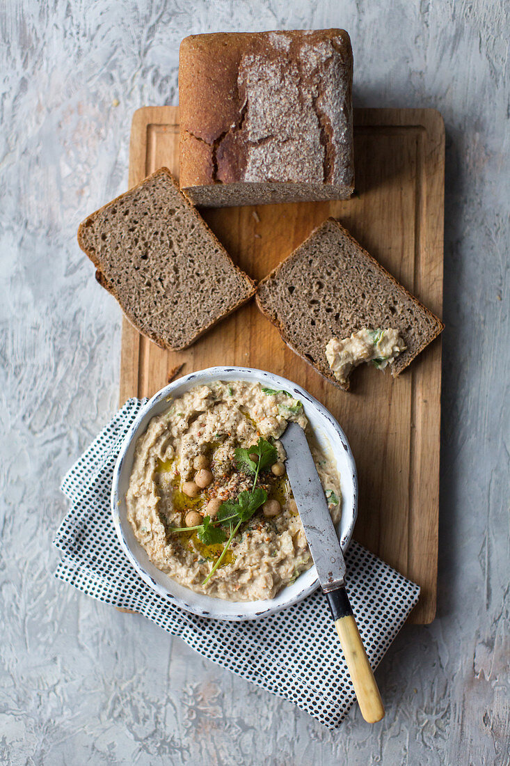 Rye bread with homemade hummus