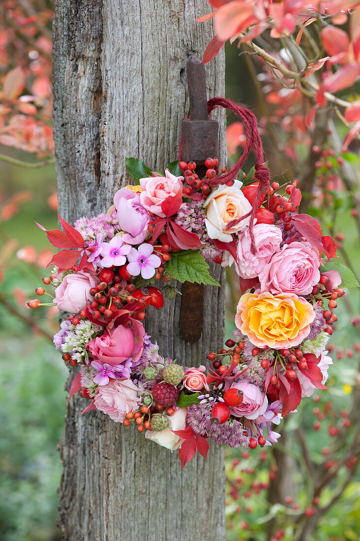 Autumn Wreath With Roses, Rose Hips, Stonecrop, Phlox And Leaves