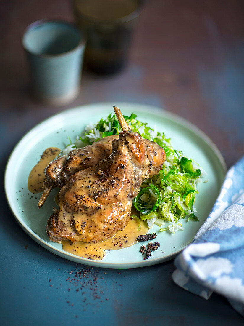 Kaninchen in Cidresauce mit langem Pfeffer und Reis