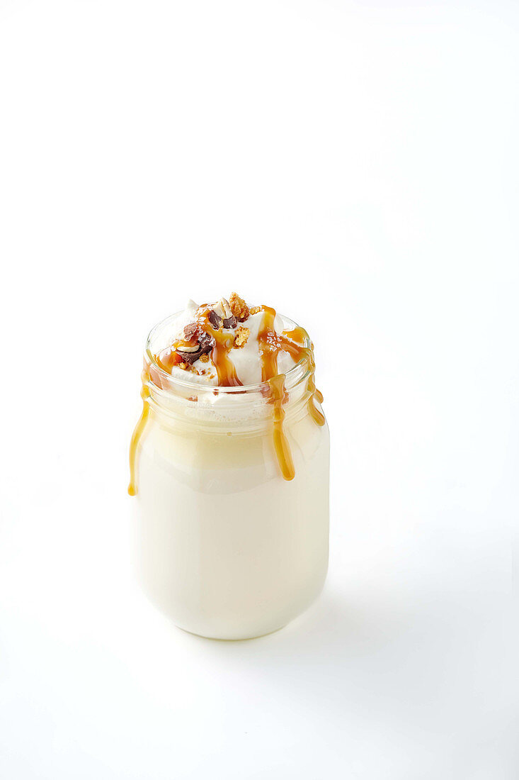 White hot chocolate with caramel and roasted almonds