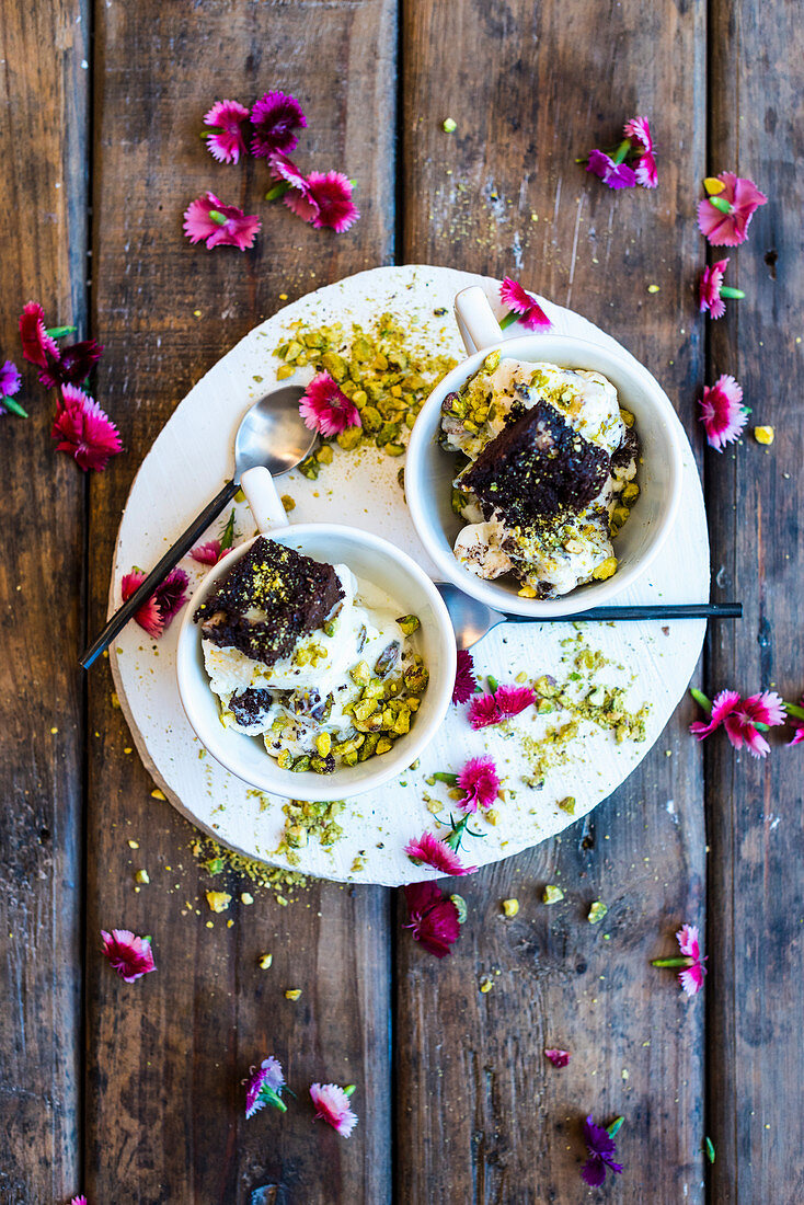 Brownie and pistachio ice cream in small bowls