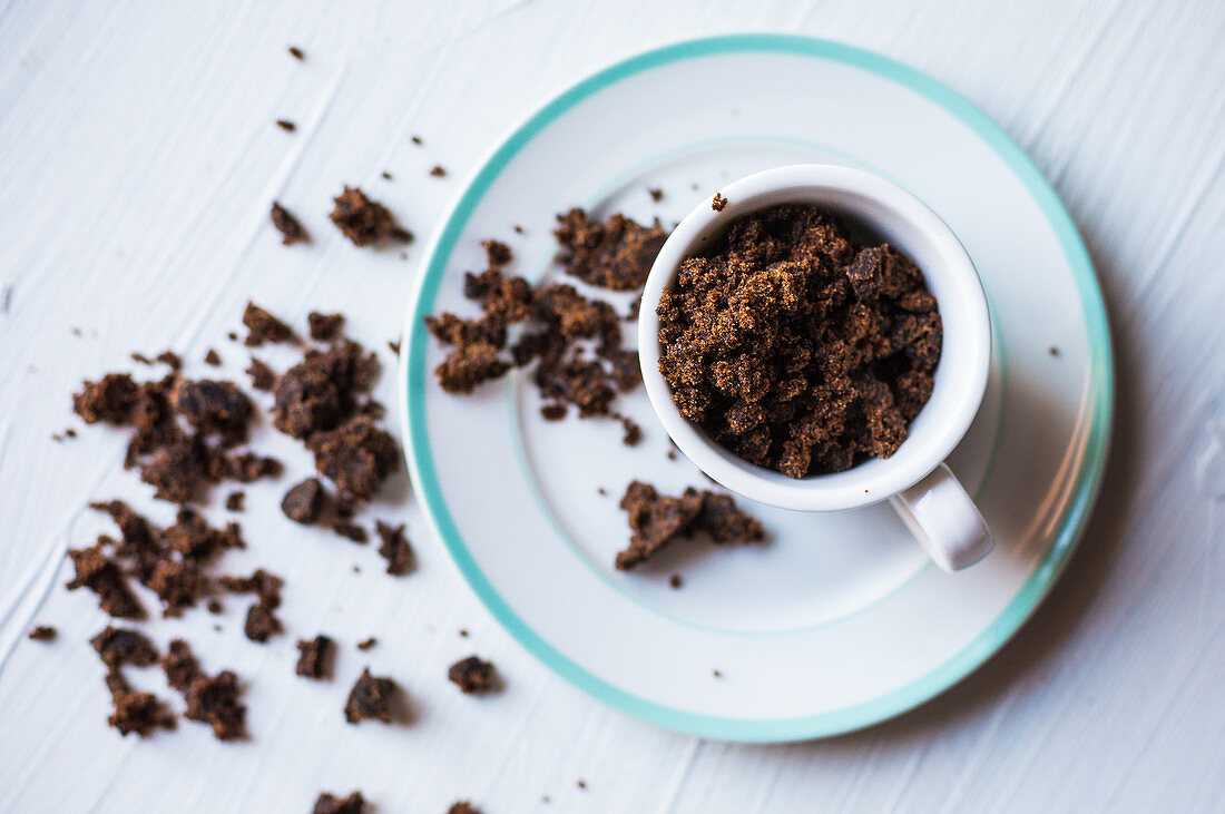 Muscovado zucker in einer Tasse