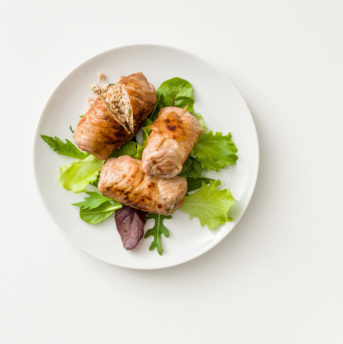 Kalbfleischröllchen mit Nuss-Brotbrösel-Füllung