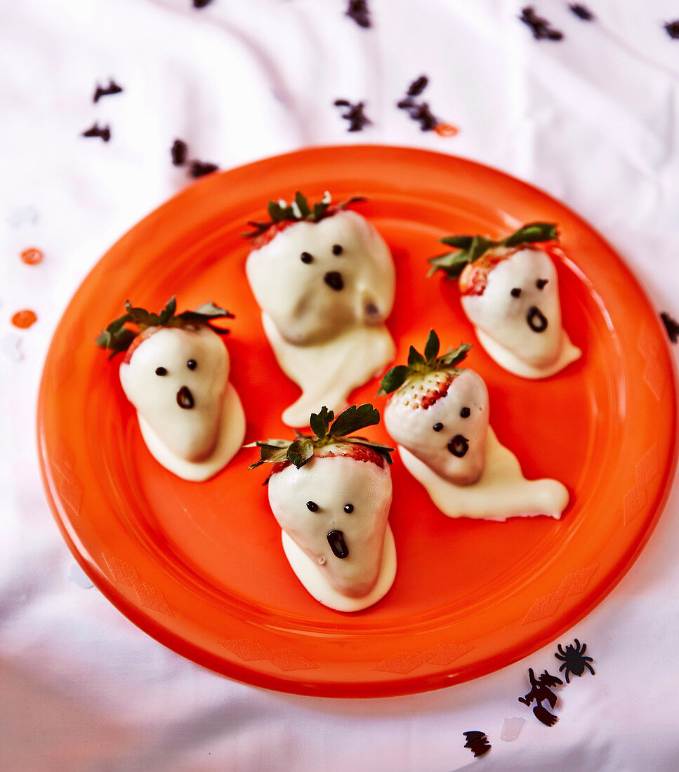 Geister-Erdbeeren für Halloween