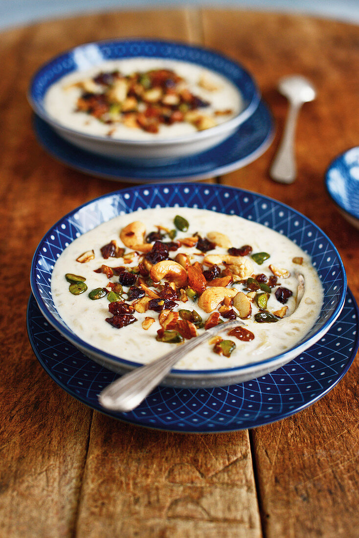 Kheer - Indischer Milchreis mit Gewürznüssen