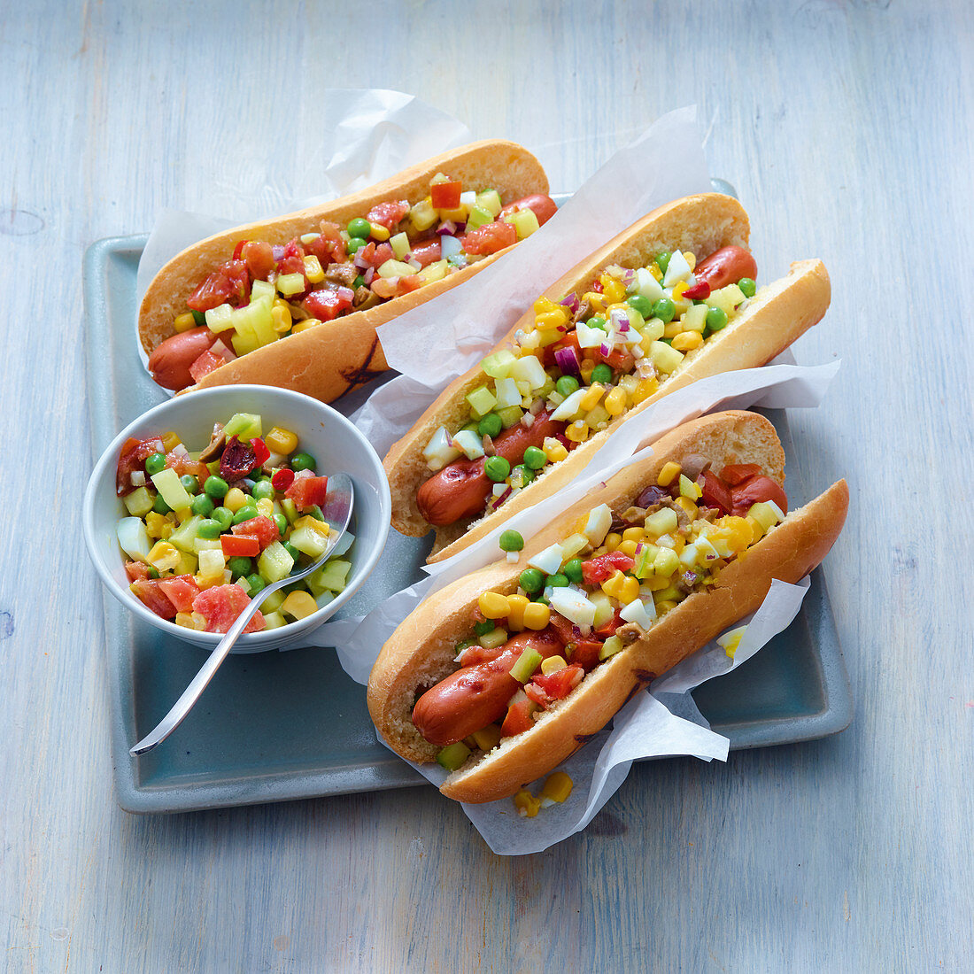 Gegrillte Mexico-Hot-Dogs mit raffiniertem Relish