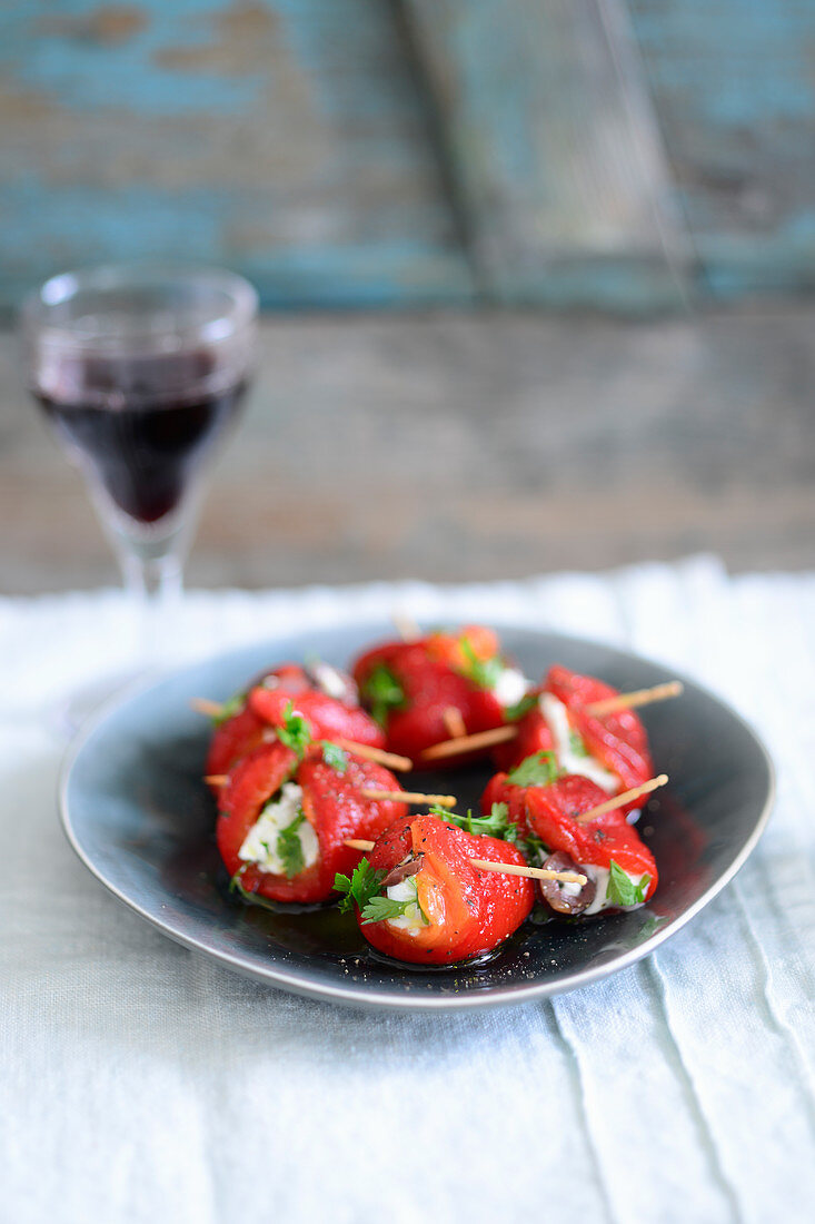 Grilled peppers with goat's cheese