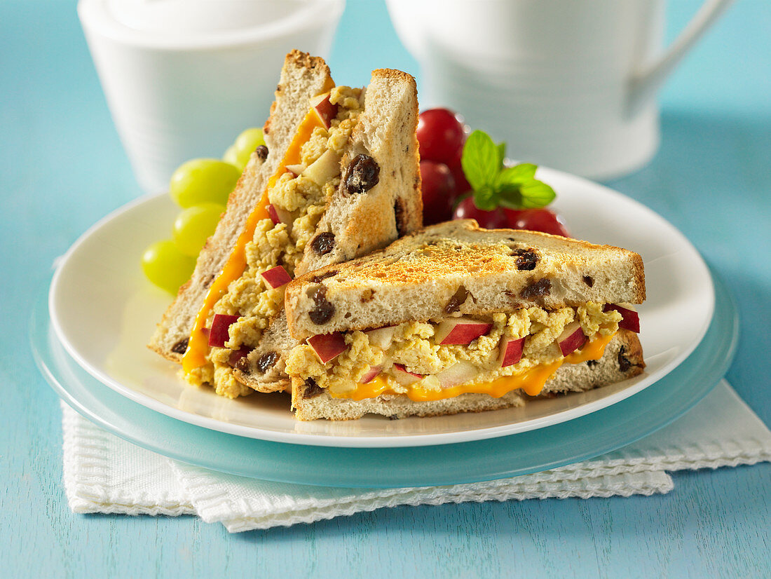 Sandwich toast with cinnamon and scrambled eggs