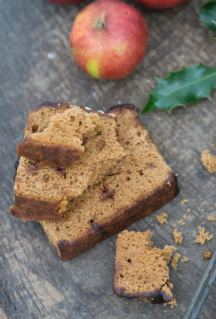 Spice bread and apples for Christmas