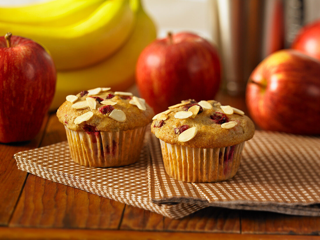 Almond muffins with berries