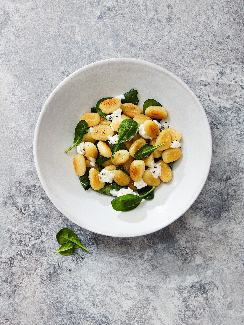 Gnocchi with spinach, ricotta and olive oil