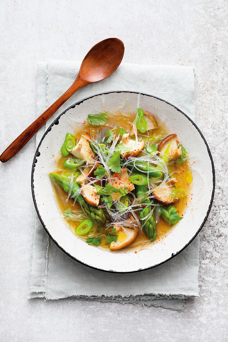 Glass noodle stew with mushrooms and asparagus