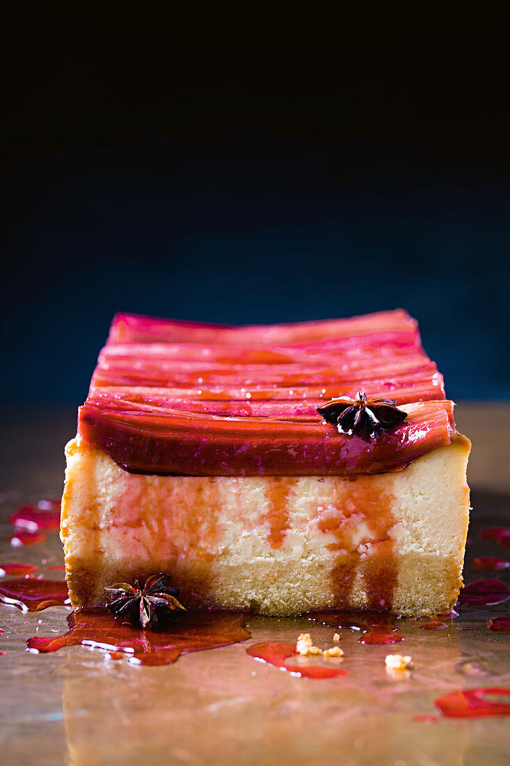 Käsekuchen mit Rhabarber und weisser Schokolade