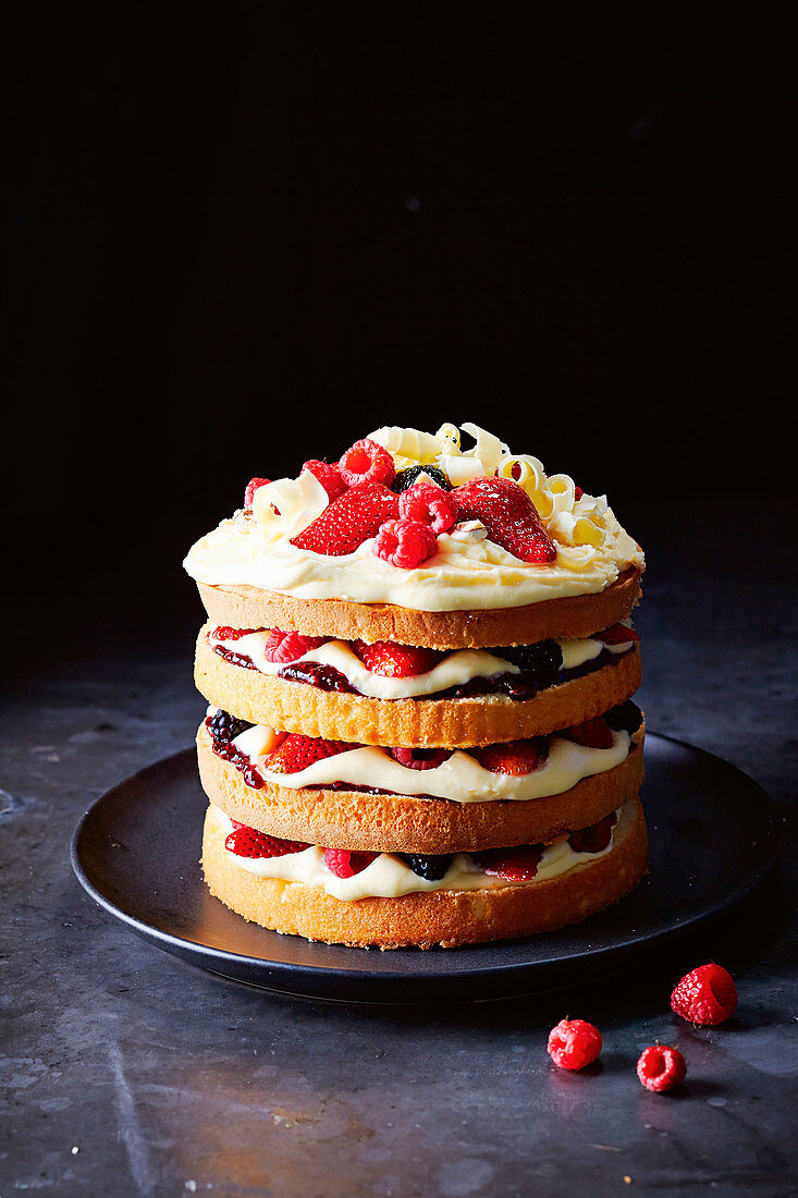 Lazy summer berry layer cake