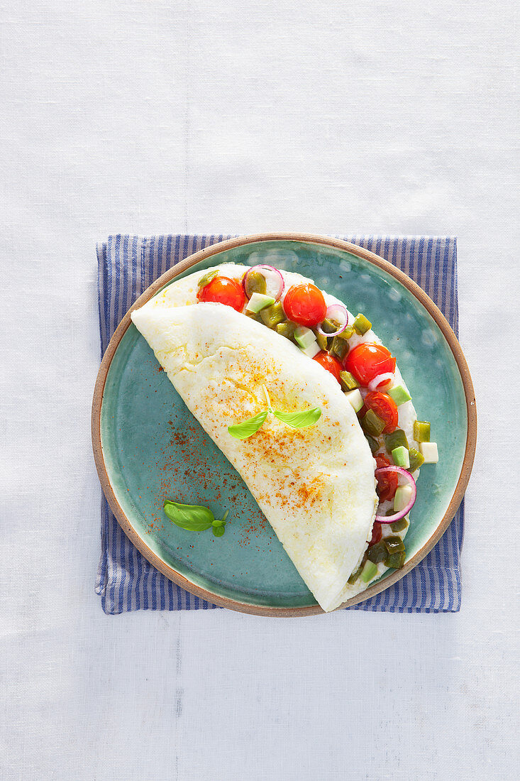 Weisses Omelett ohne Dotter mexikanische Art mit Gemüsefüllung