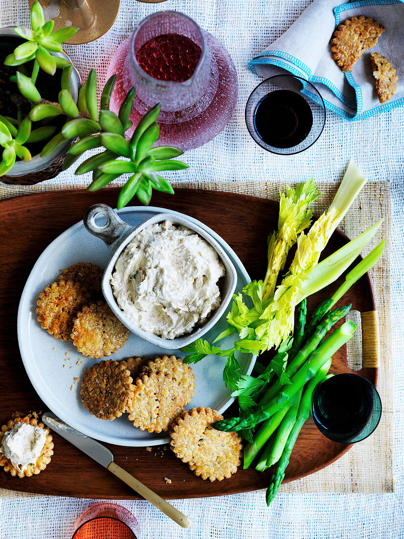 French inion dip with cheddar bisciuts (1970s)