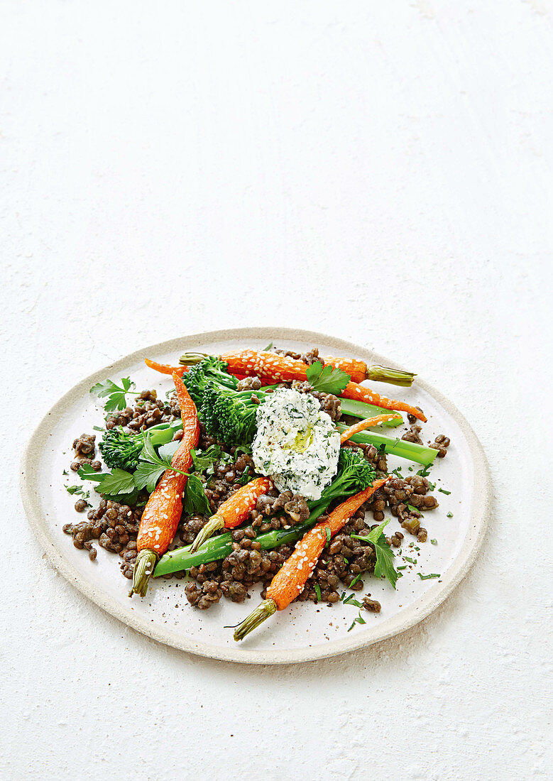 Karotten-Linsen-Salat mit Brokkolini