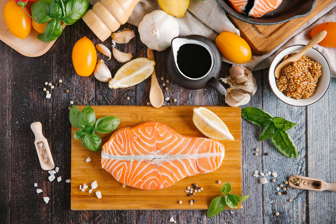 Zutaten für Lachs mit Tomaten und Senf