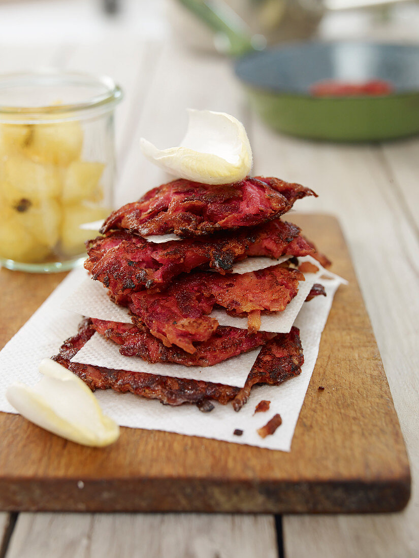 Grated beetroot biscuits with vanilla apples