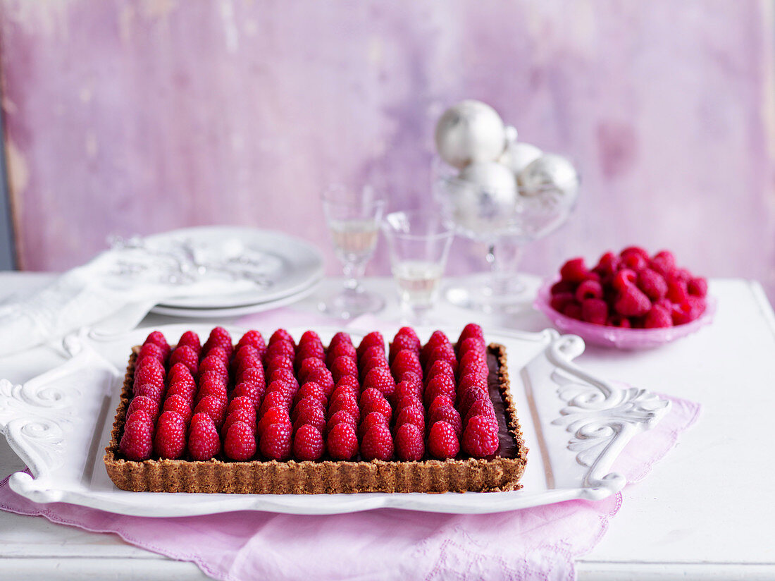 Easy no-bake chocolate raspberry tart