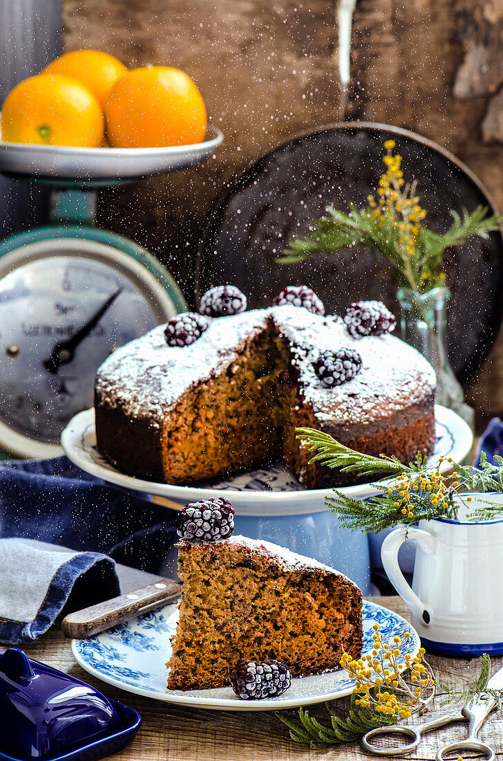 Karottenkuchen mit Puderzucker