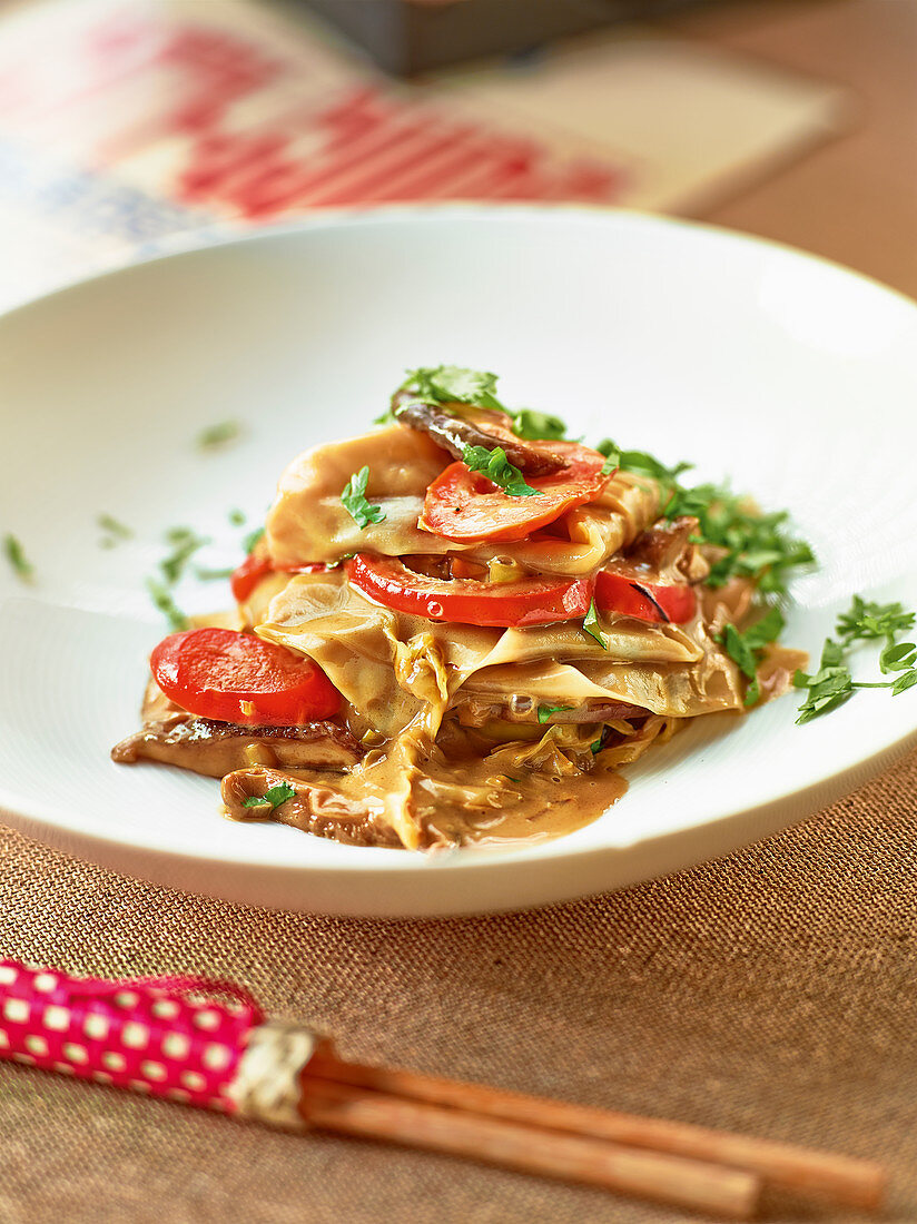 Oriental lasagne with shiitake mushrooms and pointed cabbage