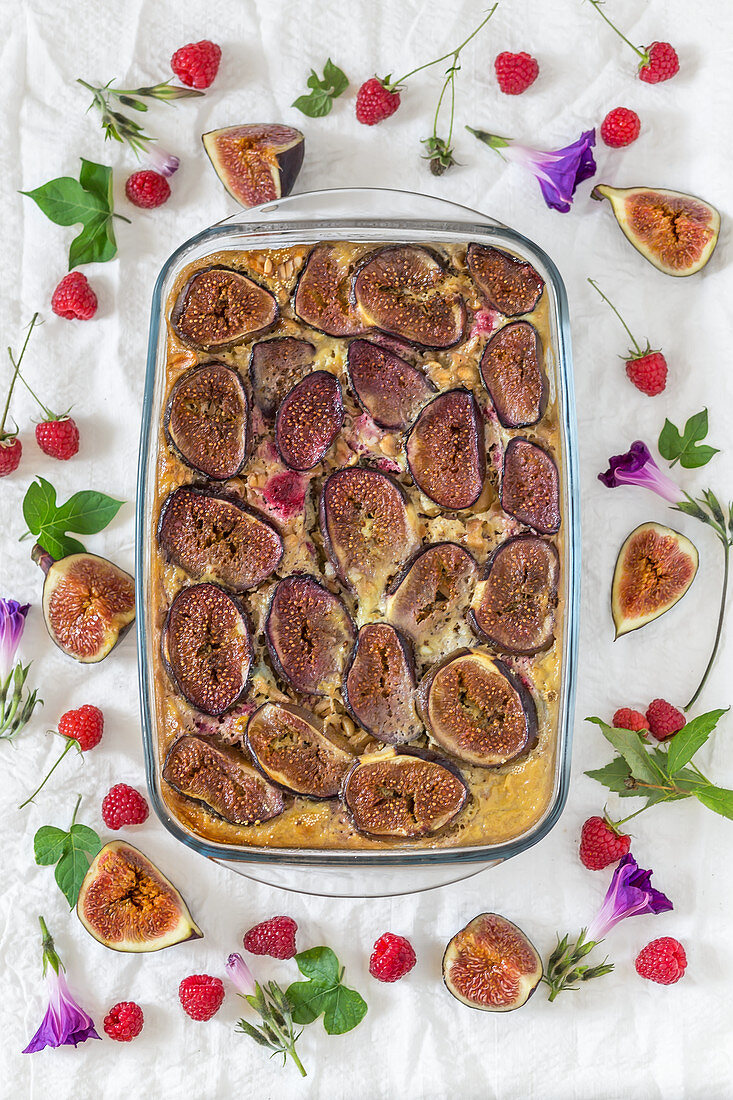 Baked millet with figs and raspberries