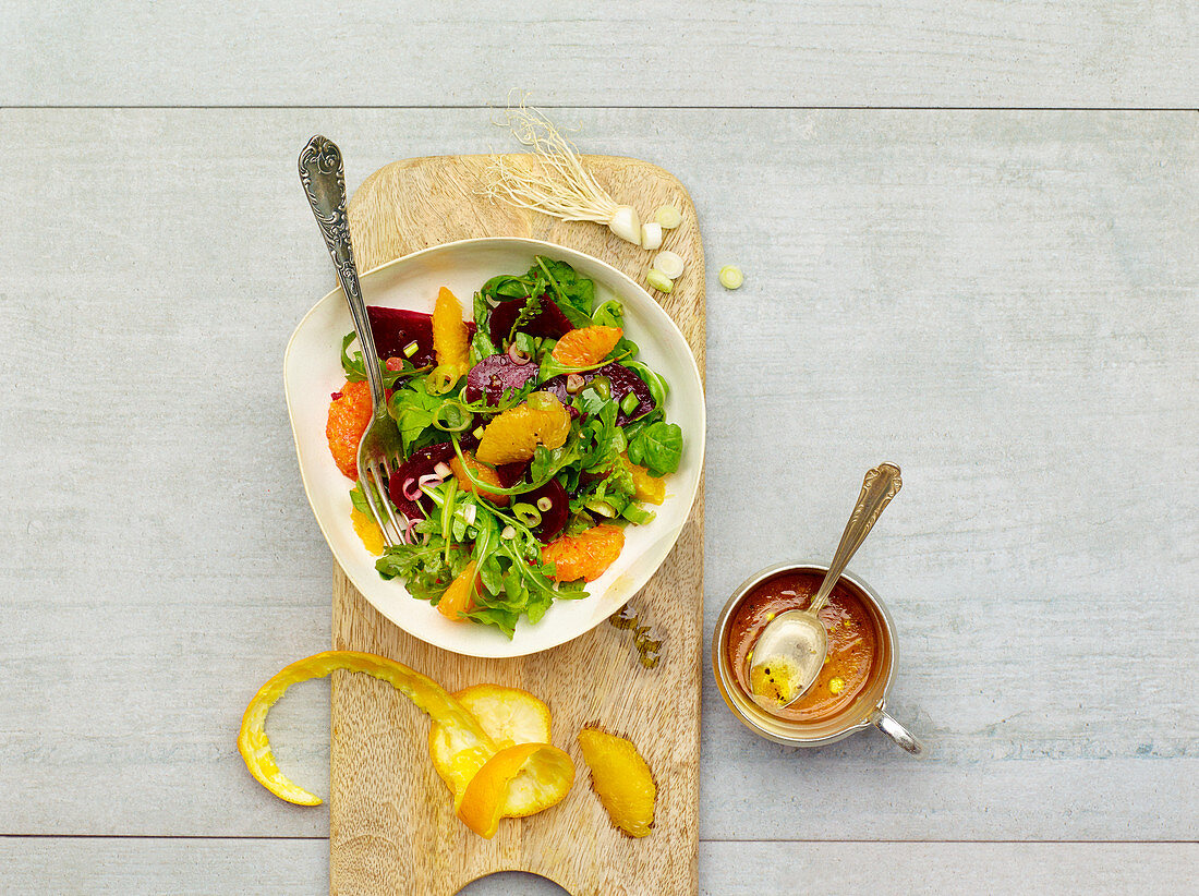 Beetroot salad with rocket and orange fillets