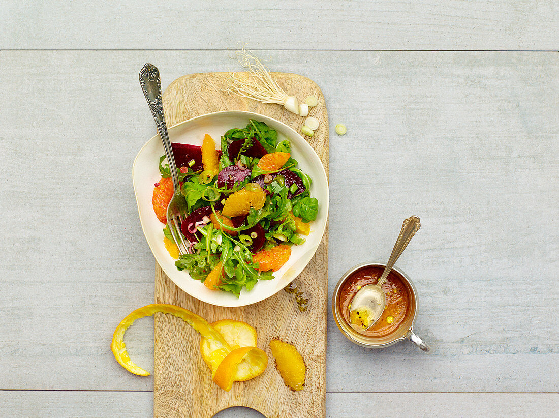 Rote-Bete-Salat mit Rucola und Orangenfilets