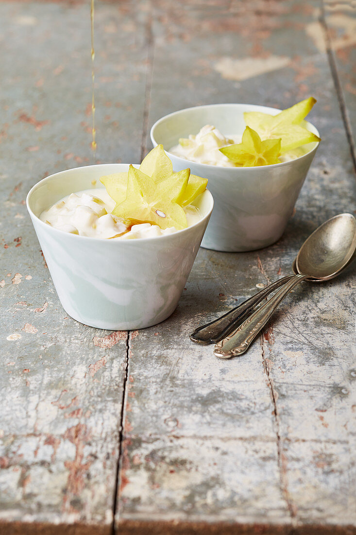 Quark cream with star fruit