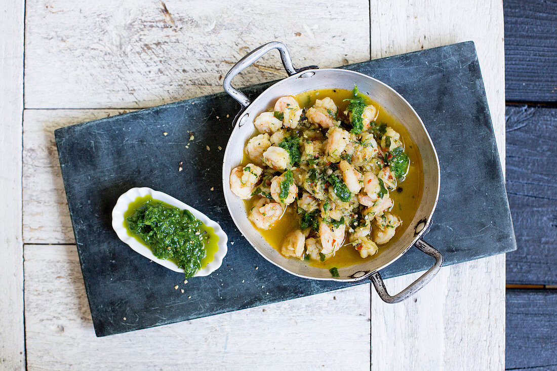 Garlic prawns with pesto (low GL)