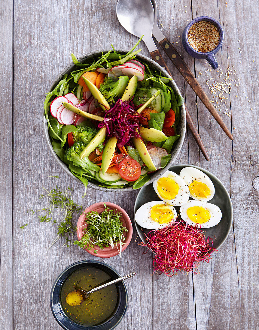 Buddha Bowl mit Ei (Low Carb)