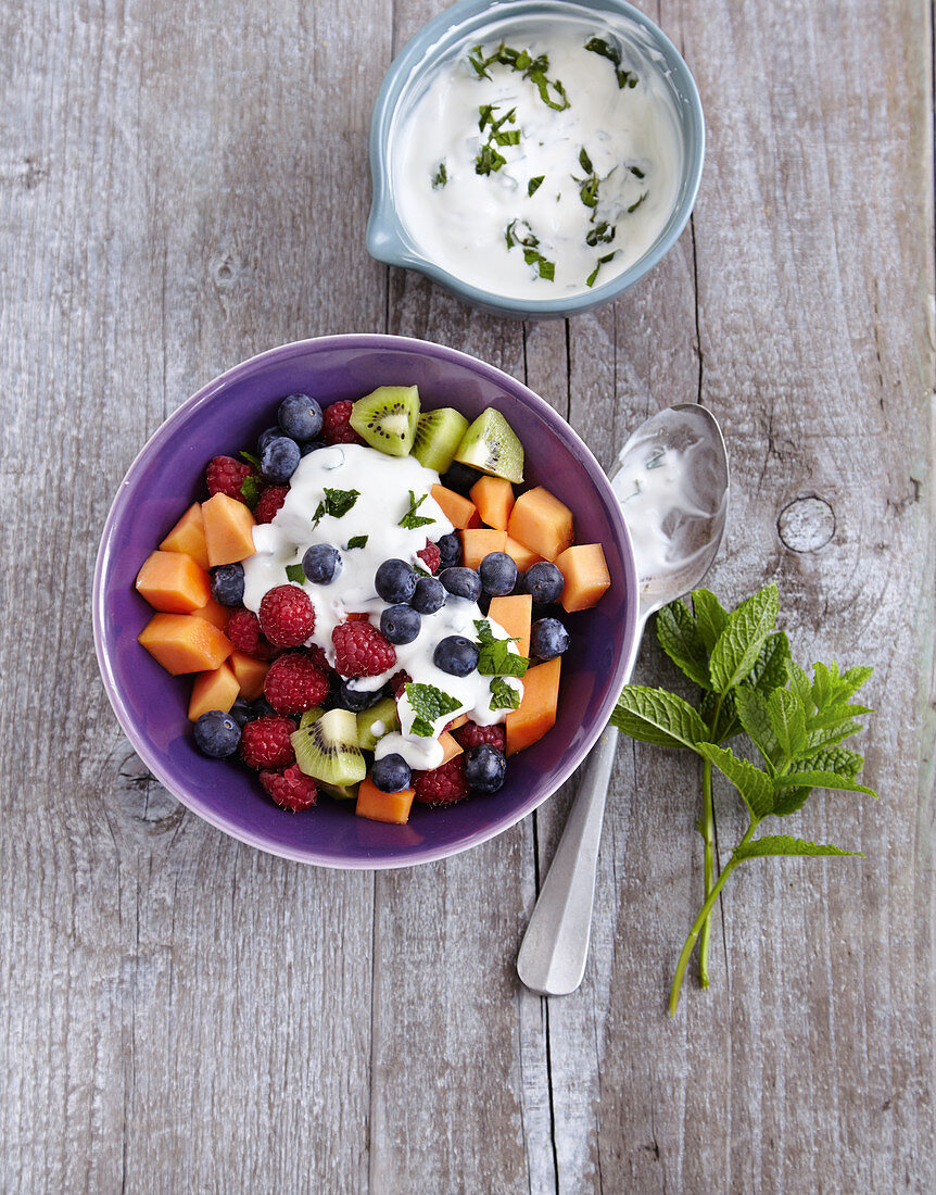 A sweet fruit bowl with mint yoghurt (low carb)