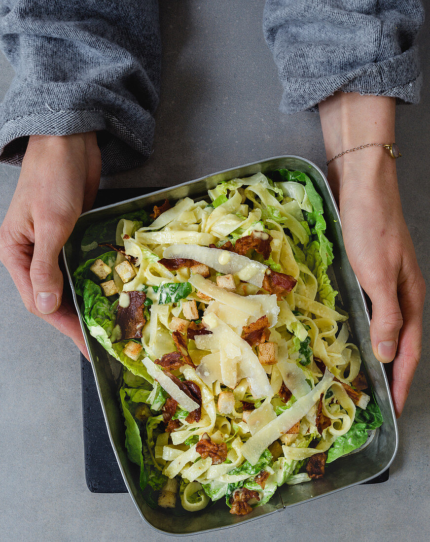 Pasta salad à la Caesar