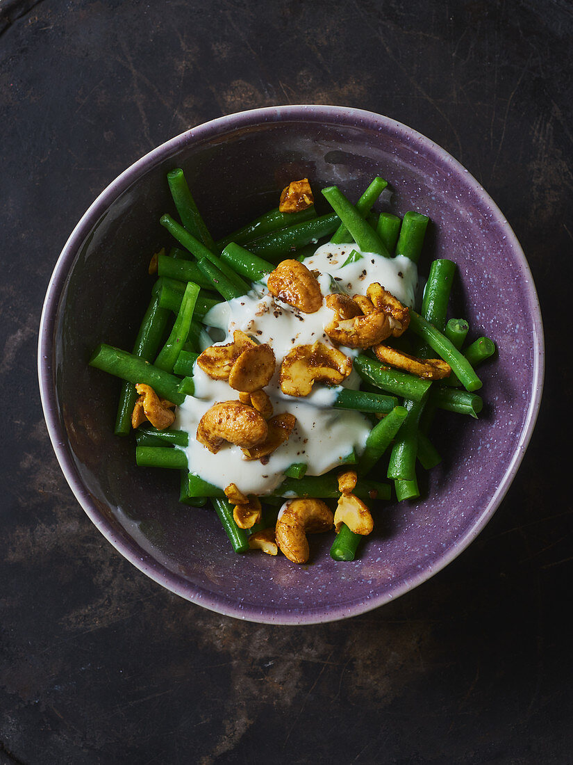 Beans with curry cashews