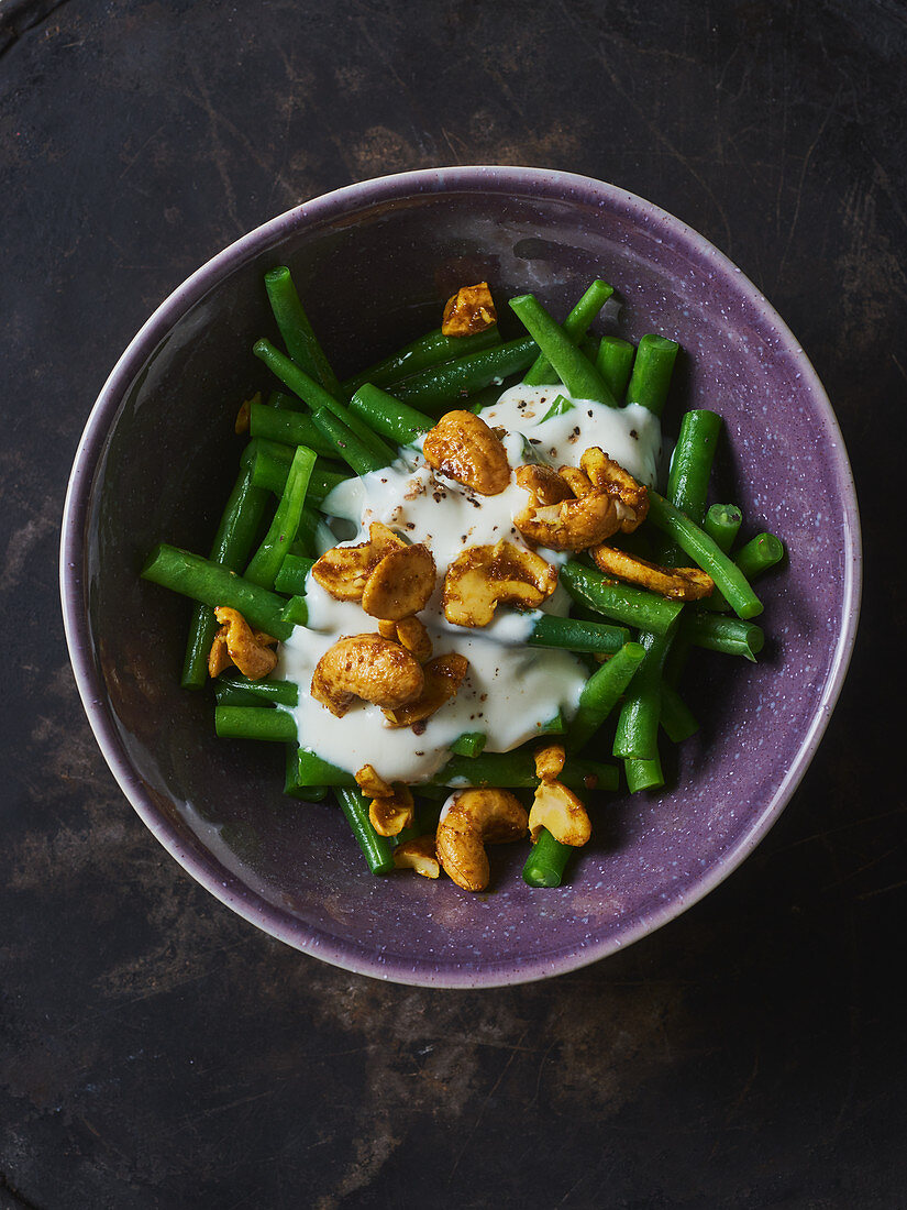 Bohnen mit Curry-Cashews