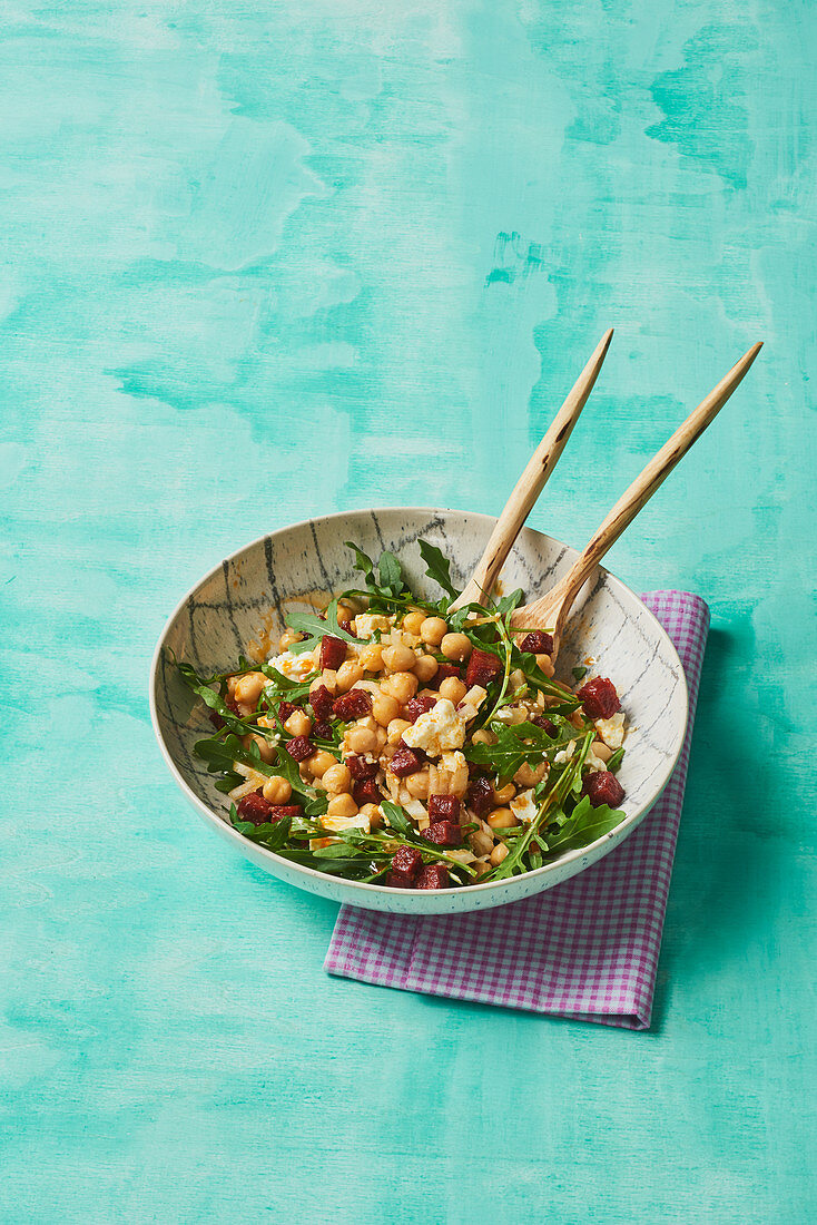 Chickpeas and rocket salad with chorizo