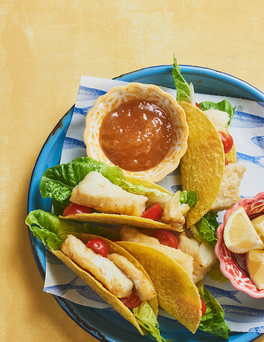 Quick fish tacos with a chilli and mango sauce