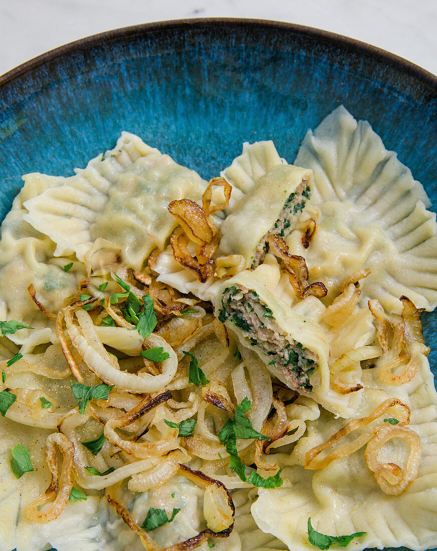 Swabian Maultaschen (filled pasta parcels) with fried onions
