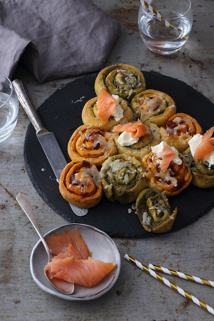 Pesto and salmon buns arranged as a Christmas tree