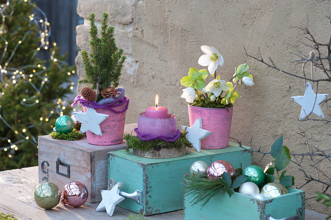 Christmas arrangement pastel colours in shabby chic
