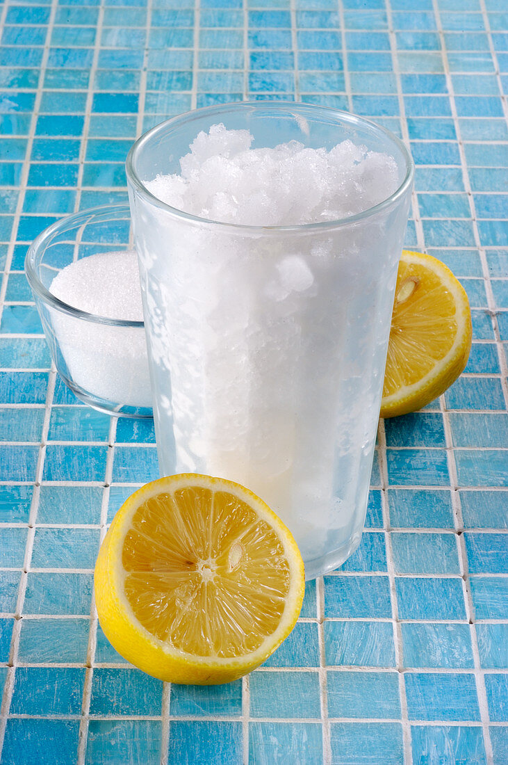 Granita with mulberries and lemon